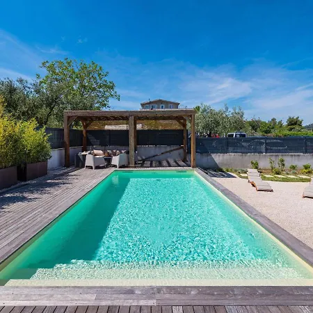 In With Private Pool And Garden Villa *
