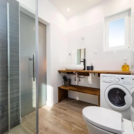 In With Private Pool And Garden