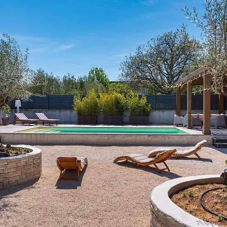 In With Private Pool And Garden Villa *