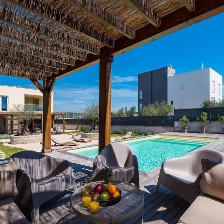 Vila In With Private Pool And Garden Bibinje