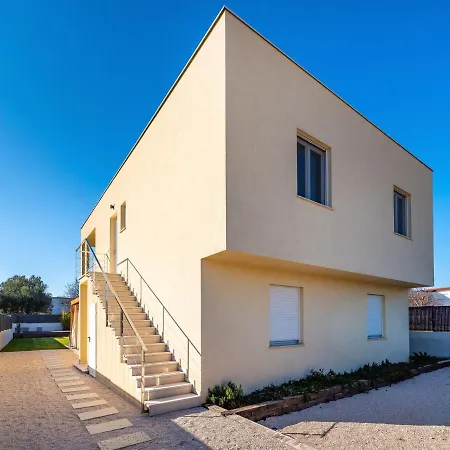 Villa In With Private Pool And Garden *